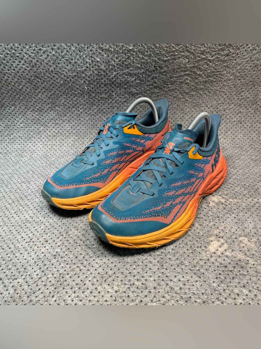 Hoka One One Speedgoat 5 Running Shoes Size 8 Women’s - Picture 2 of 11